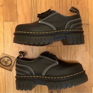 NWT Women’s Dr Martens Audrick 31 Quilted Smooth Leather Oxford Platform Shoes 7